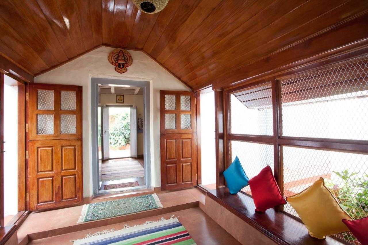 Sardar Bahadur'S Heritage Bungalow Estate Stay Napoklu Eksteriør billede
