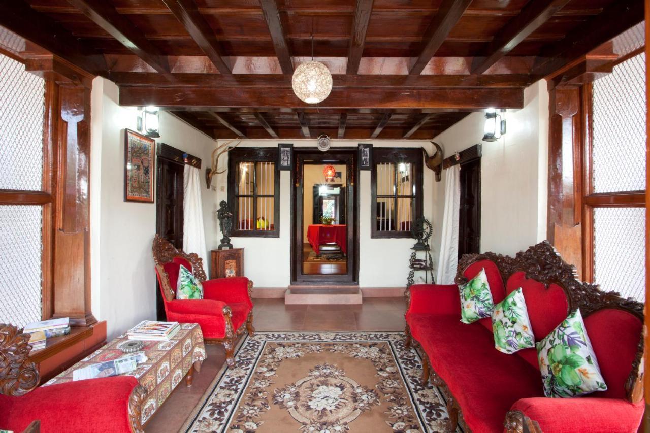 Sardar Bahadur'S Heritage Bungalow Estate Stay Napoklu Eksteriør billede