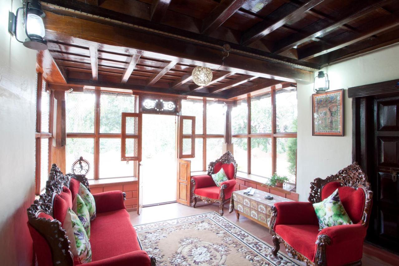 Sardar Bahadur'S Heritage Bungalow Estate Stay Napoklu Eksteriør billede