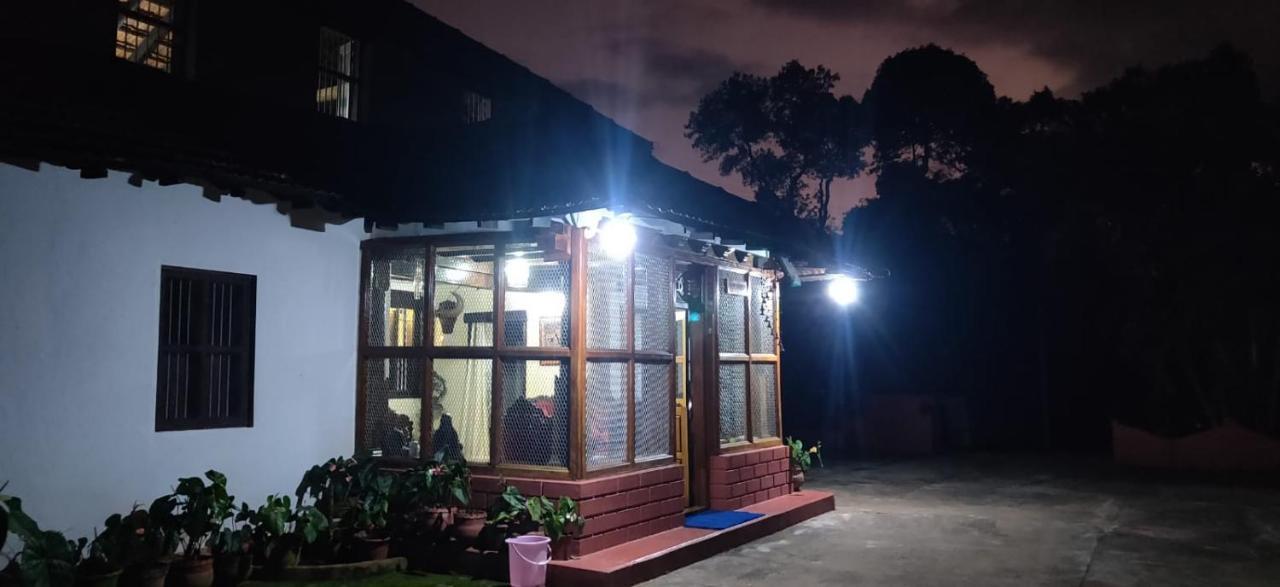 Sardar Bahadur'S Heritage Bungalow Estate Stay Napoklu Eksteriør billede