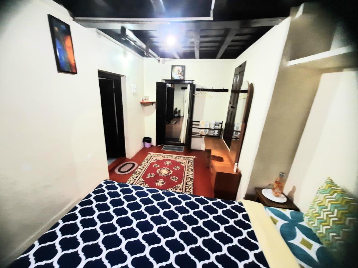 Sardar Bahadur'S Heritage Bungalow Estate Stay Napoklu Eksteriør billede